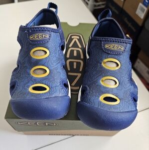 KEEN Kids Blue and Yellow Shoes Keen Little Kid’s Stingray Water Shoe Size 9